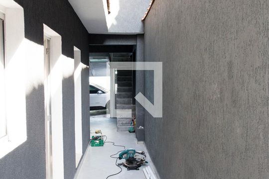 Corredor de casa à venda com 3 quartos, 125m² em Conceição, Diadema