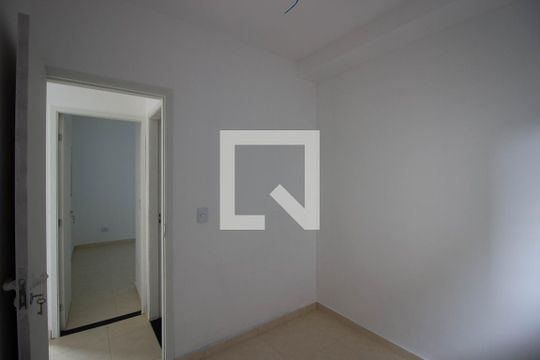 Quarto 2 de apartamento para alugar com 2 quartos, 35m² em Jardim Helian, São Paulo