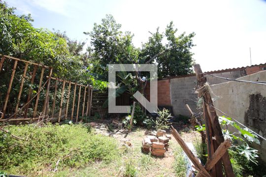 Quintal de casa à venda com 4 quartos, 560m² em Novo Glória, Belo Horizonte