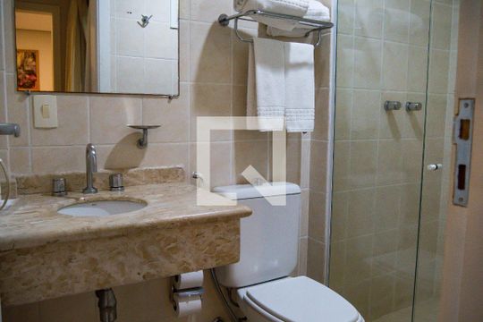 Banheiro de apartamento para alugar com 1 quarto, 40m² em Centro, Santo André