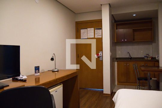 Sala de apartamento para alugar com 1 quarto, 40m² em Centro, Santo André