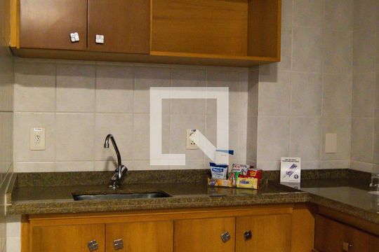 Cozinha de apartamento para alugar com 1 quarto, 40m² em Centro, Santo André