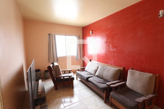 Sala de apartamento para alugar com 2 quartos, 100m² em Colubandê, São Gonçalo
