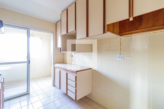 Cozinha de apartamento para alugar com 2 quartos, 67m² em Jardim Ester, São Paulo