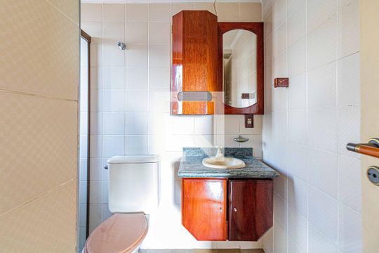 Banheiro de apartamento para alugar com 2 quartos, 67m² em Jardim Ester, São Paulo