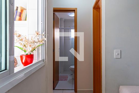 Corredor de apartamento à venda com 2 quartos, 39m² em Vila Pires, Santo André
