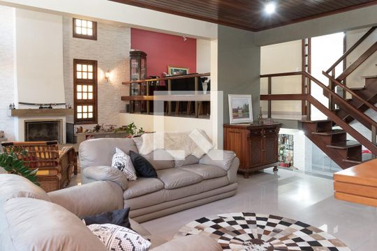Casa à venda com 5 quartos, 448m² em Vila Harmonia, Guarulhos