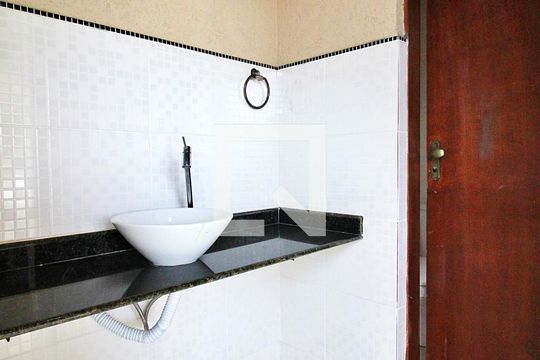 Área Comum - Banheiro de apartamento para alugar com 3 quartos, 84m² em Vila Lea, Santo André