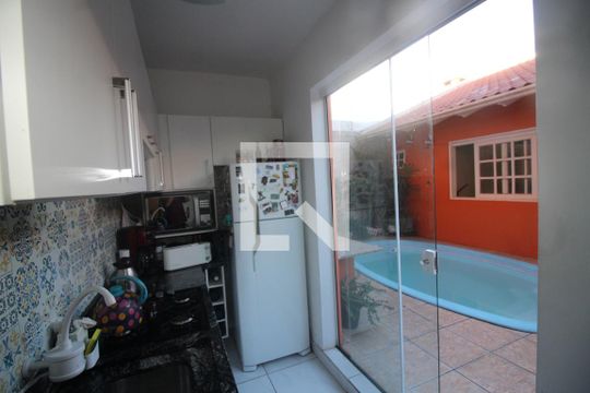 Cozinha de casa para alugar com 3 quartos, 192m² em Harmonia, Canoas