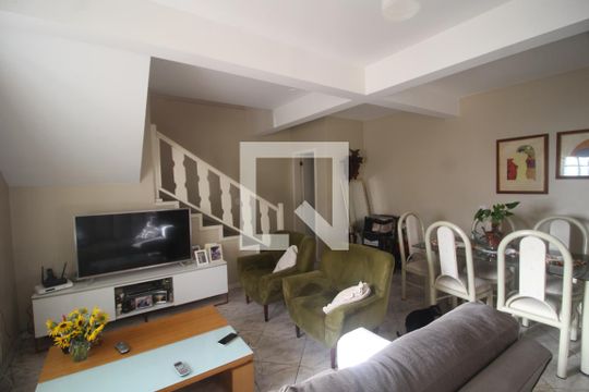 Sala de casa para alugar com 3 quartos, 192m² em Harmonia, Canoas