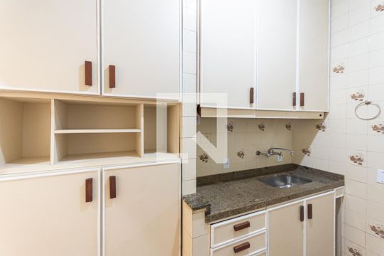 Cozinha de apartamento para alugar com 3 quartos, 87m² em Tijuca, Rio de Janeiro