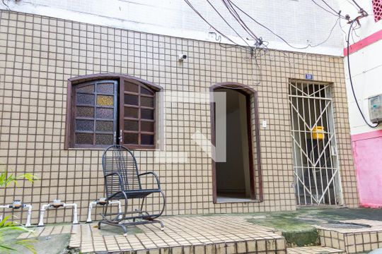 Fachada de casa para alugar com 2 quartos, 73m² em Encantado, Rio de Janeiro