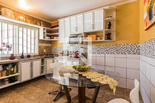 Cozinha de casa à venda com 4 quartos, 230m² em Jardim Dona Leopoldina, Porto Alegre
