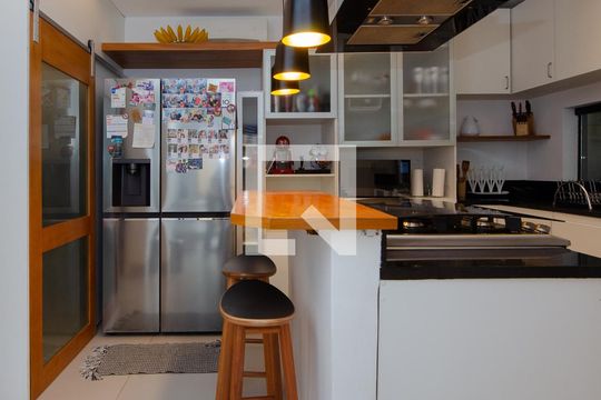 Cozinha de casa de condomínio à venda com 4 quartos, 293m² em Recreio dos Bandeirantes, Rio de Janeiro