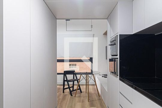 Cozinha de apartamento para alugar com 1 quarto, 33m² em Perdizes, São Paulo