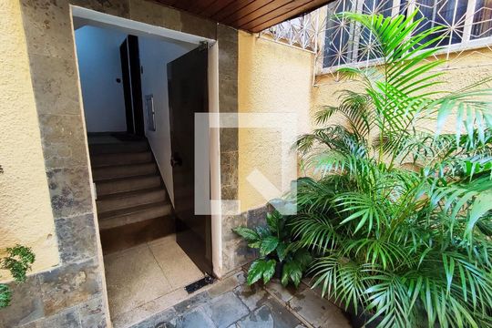 Entrada de apartamento à venda com 2 quartos, 63m² em Lins de Vasconcelos, Rio de Janeiro