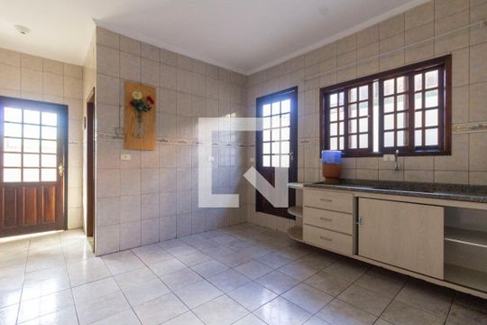 Cozinha de casa para alugar com 1 quarto, 70m² em Lajeado, São Paulo