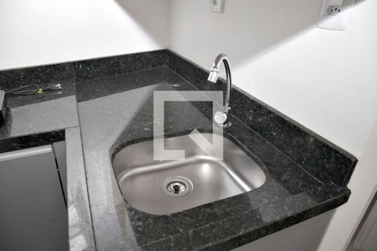 Cozinha de apartamento para alugar com 1 quarto, 32m² em Moinhos de Vento, Porto Alegre