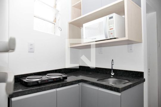 Cozinha de apartamento para alugar com 1 quarto, 32m² em Moinhos de Vento, Porto Alegre