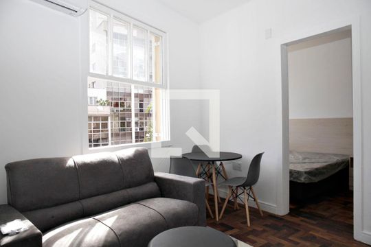 Sala de apartamento para alugar com 1 quarto, 32m² em Moinhos de Vento, Porto Alegre