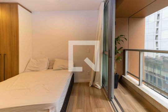 Suíte quarto de kitnet/studio para alugar com 1 quarto, 36m² em Centro, Rio de Janeiro