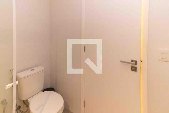 Banheiro suíte de kitnet/studio para alugar com 1 quarto, 36m² em Centro, Rio de Janeiro