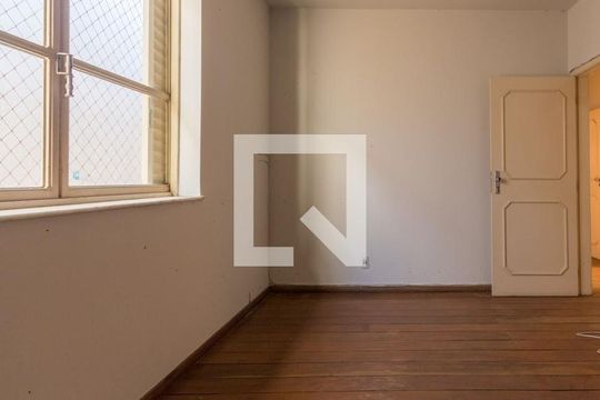 Quarto 3 de casa à venda com 3 quartos, 344m² em Grajaú, Belo Horizonte