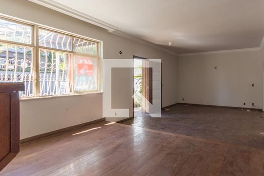 Sala de casa à venda com 3 quartos, 344m² em Grajaú, Belo Horizonte