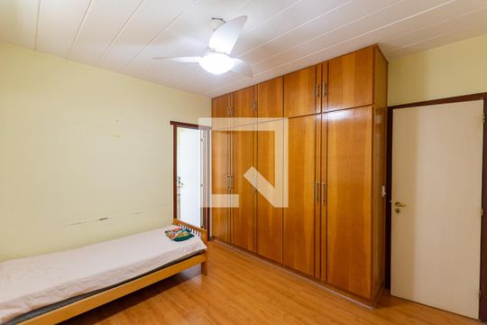Quarto
 de casa de condomínio à venda com 5 quartos, 500m² em Badu, Niterói