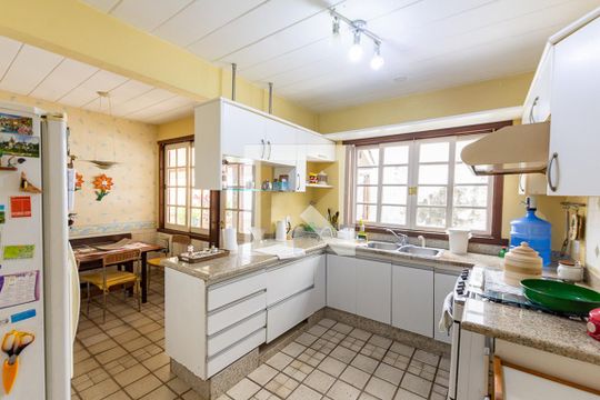 Cozinha de casa de condomínio à venda com 5 quartos, 500m² em Badu, Niterói