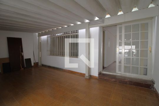 Garagem de casa à venda com 3 quartos, 140m² em Vila Campo Grande, São Paulo