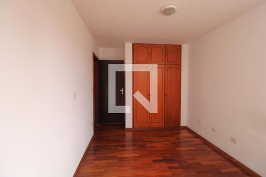 Suíte de casa à venda com 3 quartos, 140m² em Vila Campo Grande, São Paulo