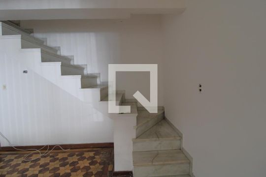 Escada de casa à venda com 3 quartos, 140m² em Vila Campo Grande, São Paulo