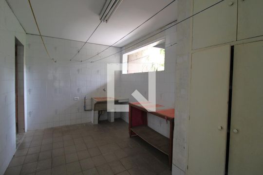 Lavanderia de casa à venda com 3 quartos, 140m² em Vila Campo Grande, São Paulo