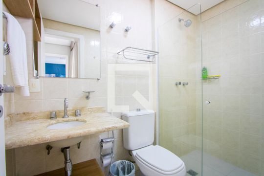 Banheiro de apartamento à venda com 1 quarto, 43m² em Centro, Santo André