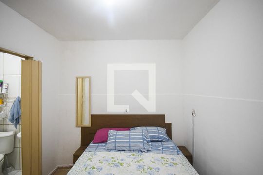 Suíte de casa para alugar com 1 quarto, 100m² em Jardim Monte Alegre, Taboão da Serra