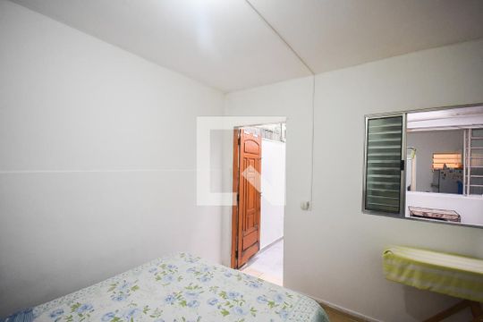 Suíte de casa para alugar com 1 quarto, 100m² em Jardim Monte Alegre, Taboão da Serra