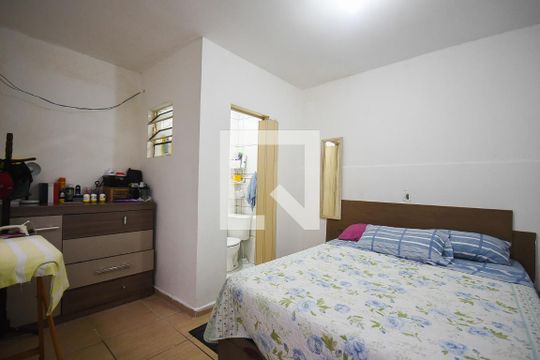 Suíte de casa para alugar com 1 quarto, 100m² em Jardim Monte Alegre, Taboão da Serra