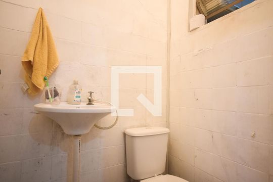 Lavabo de casa para alugar com 1 quarto, 100m² em Jardim Monte Alegre, Taboão da Serra