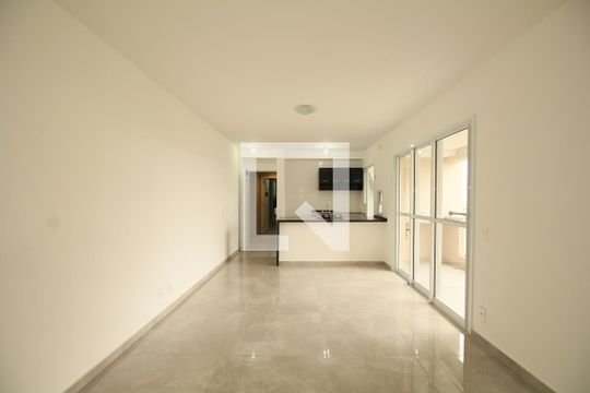 Apartamento para alugar com 3 quartos, 76m² em Vila Suzana, São Paulo