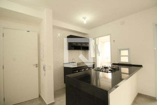 Sala/Cozinha de apartamento para alugar com 3 quartos, 76m² em Vila Suzana, São Paulo