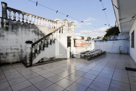 Quintal de casa à venda com 4 quartos, 300m² em Chora Menino, São Paulo
