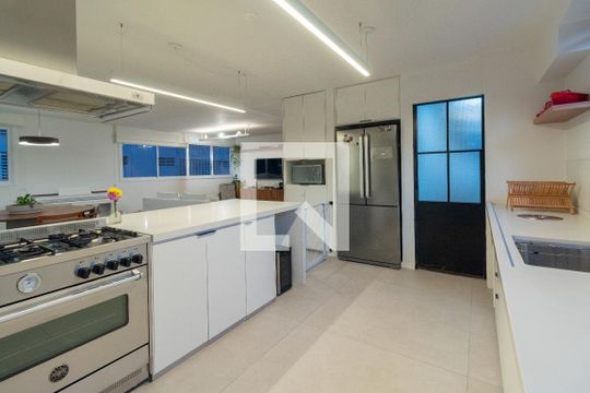 Cozinha de apartamento para alugar com 3 quartos, 139m² em Jardim Paulista, São Paulo