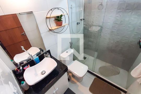 Banheiro  de casa à venda com 2 quartos, 140m² em Fonseca, Niterói