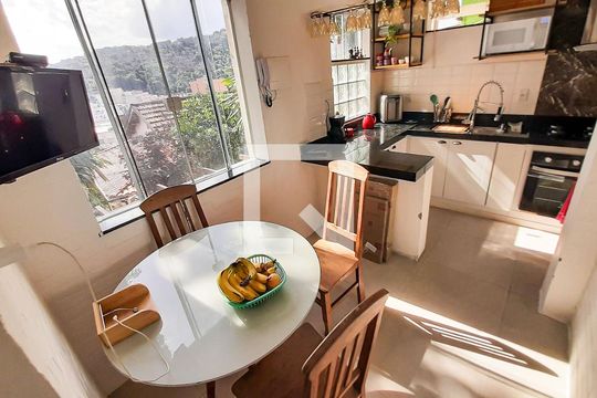 Cozinha de casa à venda com 2 quartos, 140m² em Fonseca, Niterói