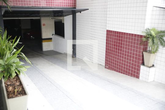 Rampa de garagem  de apartamento para alugar com 1 quarto, 61m² em Canto do Forte, Praia Grande