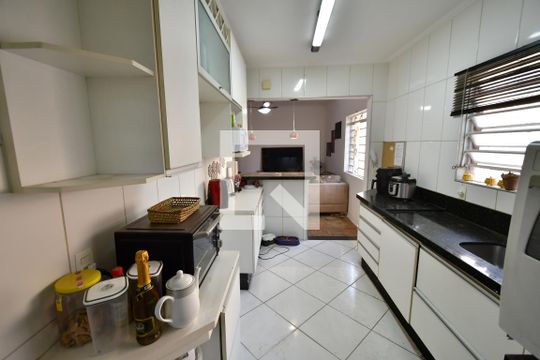 Cozinha de apartamento para alugar com 3 quartos, 90m² em Vila João Jorge, Campinas