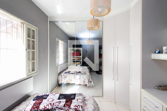 Quarto de casa à venda com 3 quartos, 180m² em Jardim Japao, São Paulo