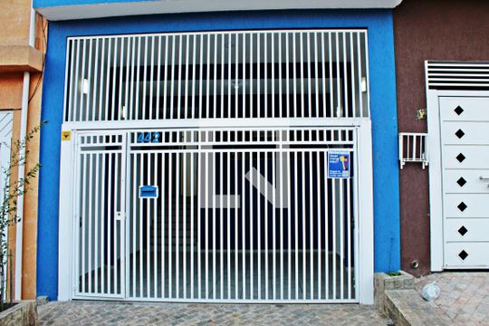 Fachada de casa à venda com 3 quartos, 165m² em Cidade Antônio Estevão de Carvalho, São Paulo