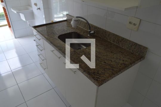 Cozinha de apartamento para alugar com 2 quartos, 60m² em Pechincha, Rio de Janeiro